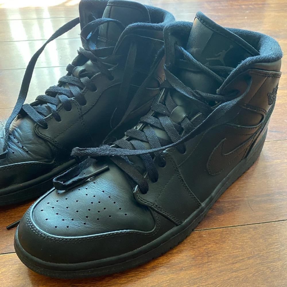 Air Jordan 1, BLACK ON BLACK, Men’s Size 12